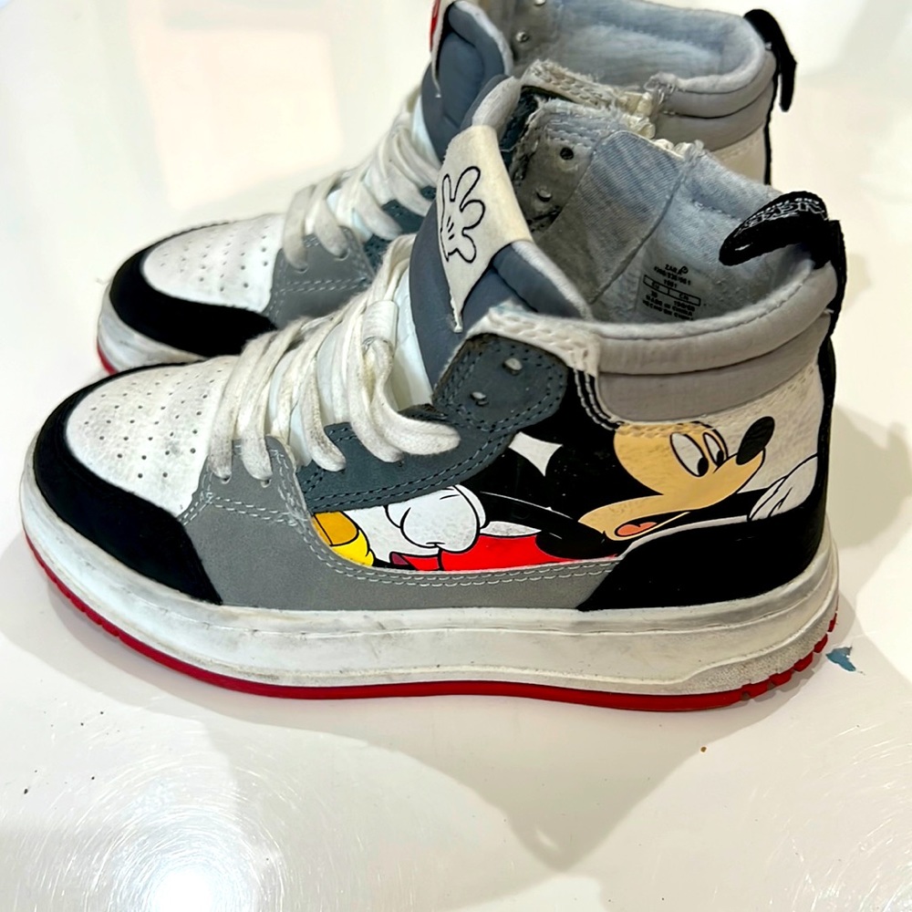 Zara tennis with a micky